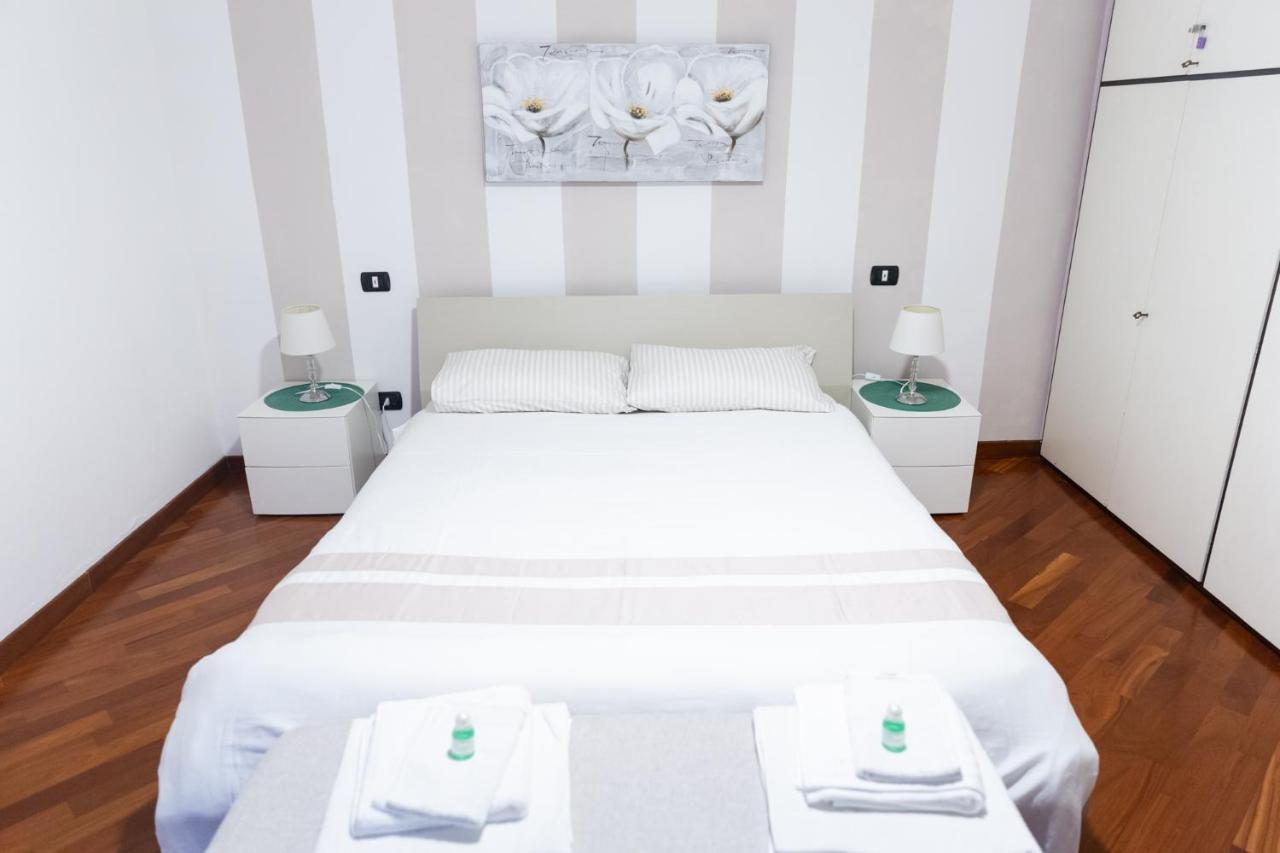 Sweet House Corso Genova Apartment Milan Bagian luar foto