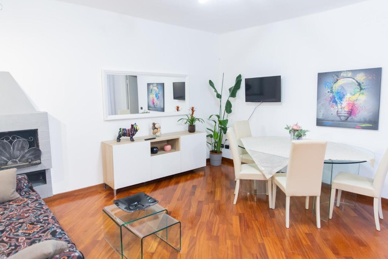 Sweet House Corso Genova Apartment Milan Bagian luar foto