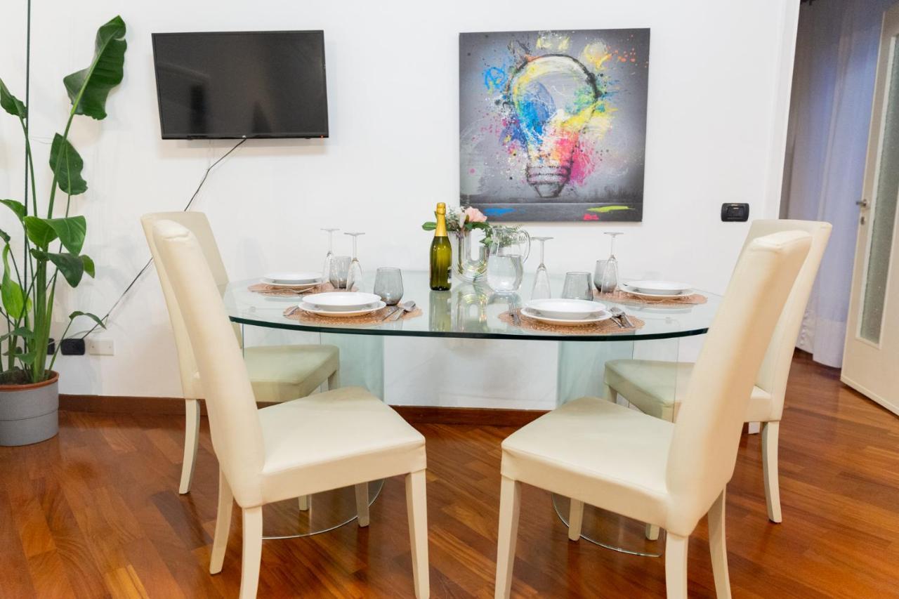 Sweet House Corso Genova Apartment Milan Bagian luar foto