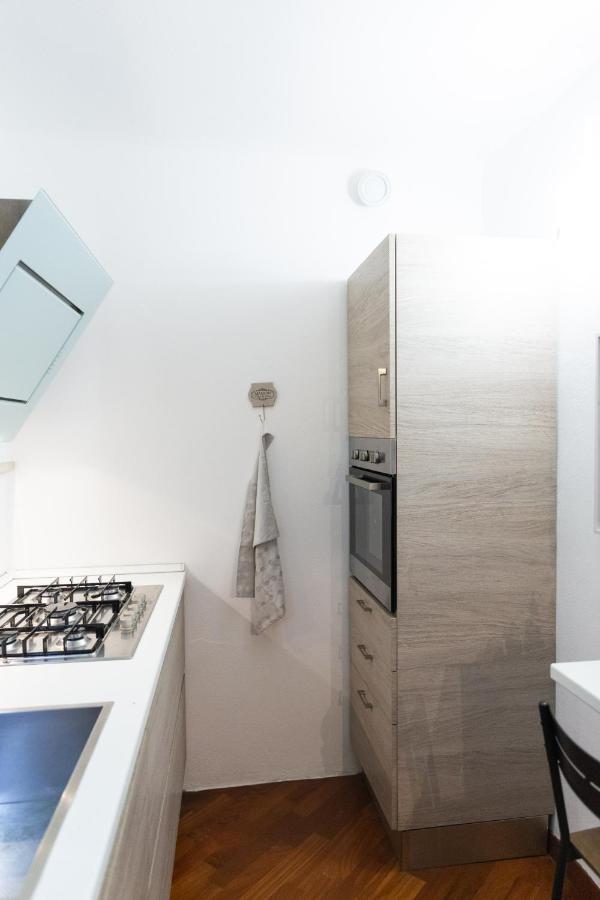 Sweet House Corso Genova Apartment Milan Bagian luar foto