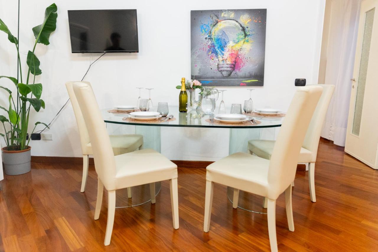 Sweet House Corso Genova Apartment Milan Bagian luar foto
