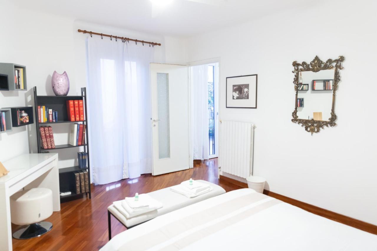 Sweet House Corso Genova Apartment Milan Bagian luar foto