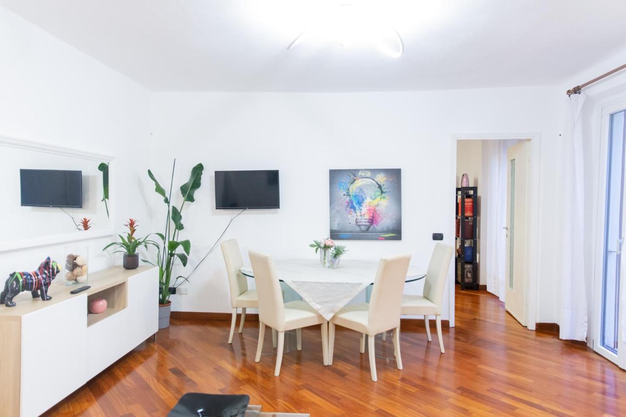 Sweet House Corso Genova Apartment Milan Bagian luar foto